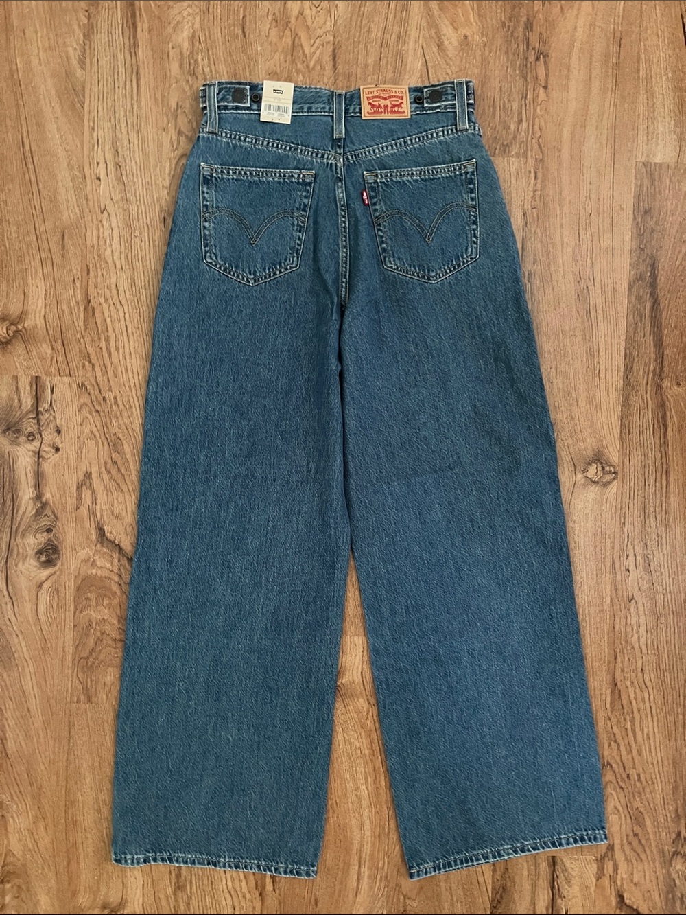 NWT Levi’s Cinch Baggy Wide Leg Jeans - Picture 10 of 13